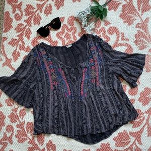 Flowy top with pattern and color pop